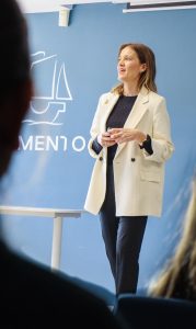Mary Paz en la sesión de Mentoring para adolescentes y jóvenes