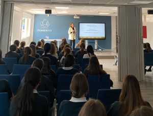 Platea de la sesión de Mentoring para adolescentes y jóvenes